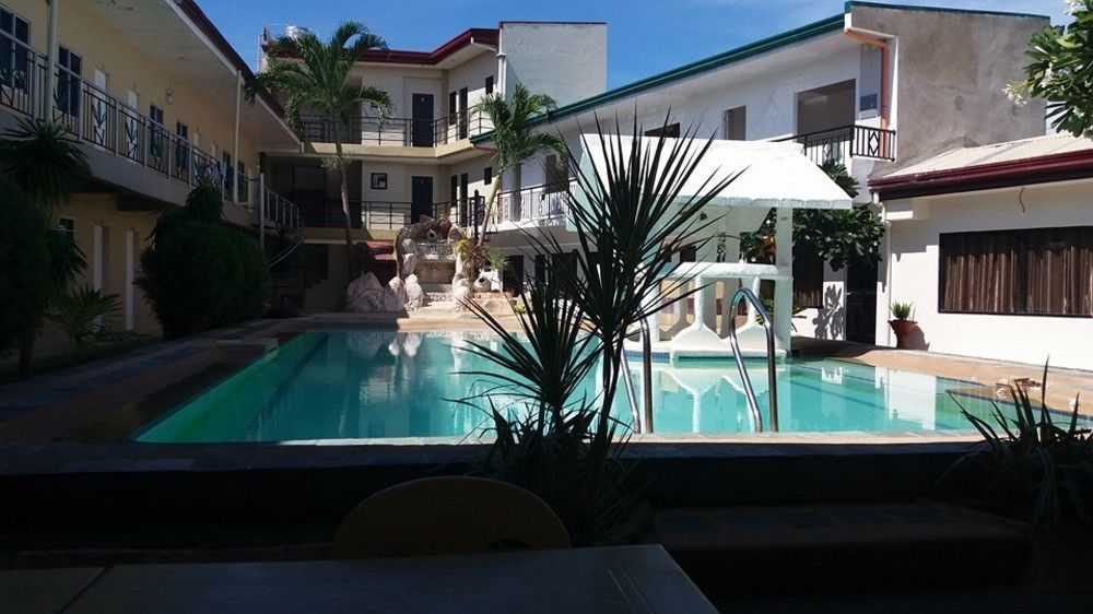 Richdel Hotel Resort 麦克坦 外观 照片