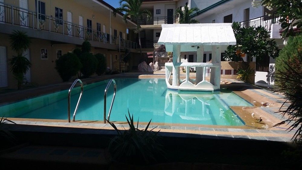 Richdel Hotel Resort 麦克坦 外观 照片