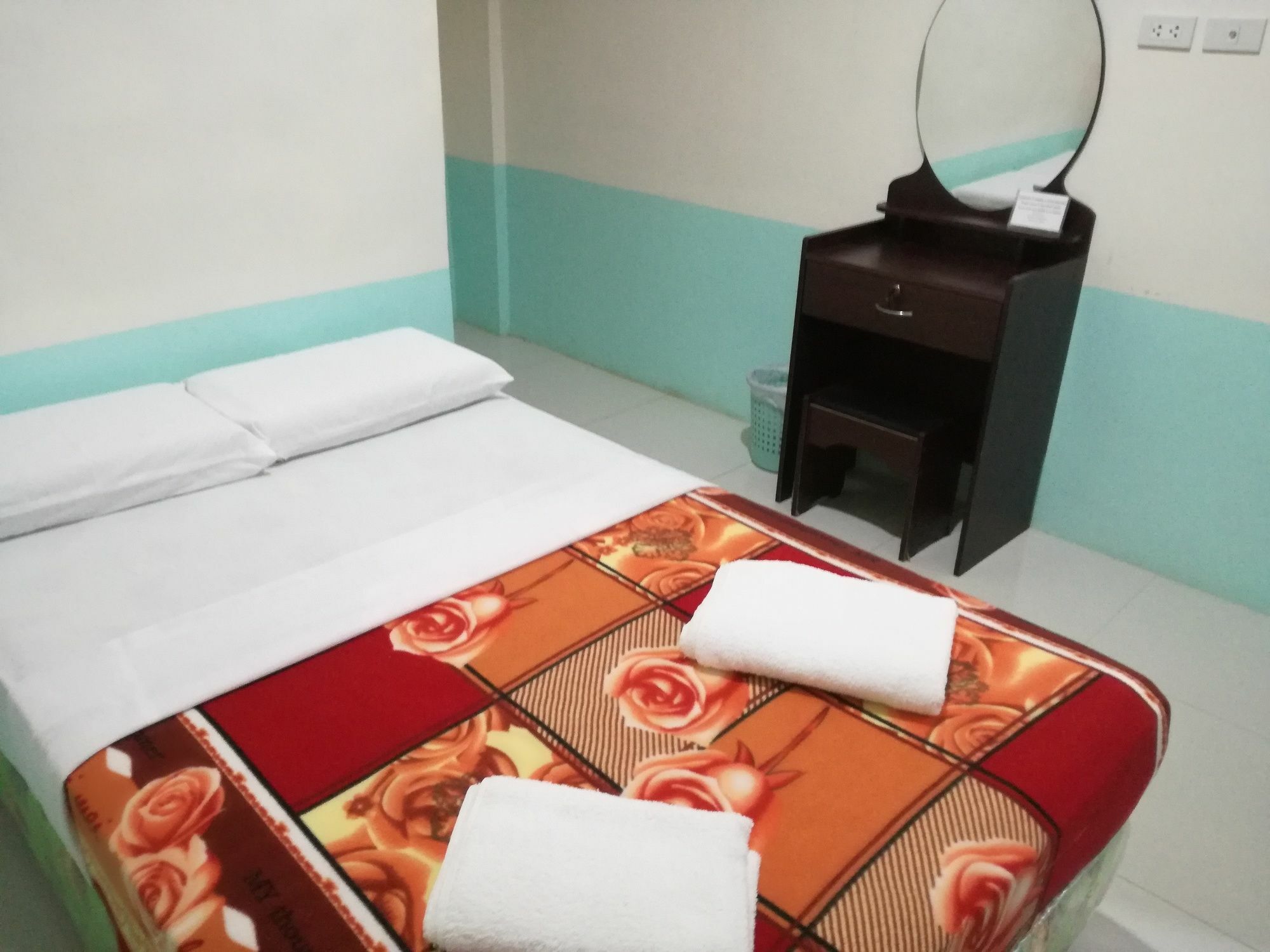 Richdel Hotel Resort 麦克坦 外观 照片