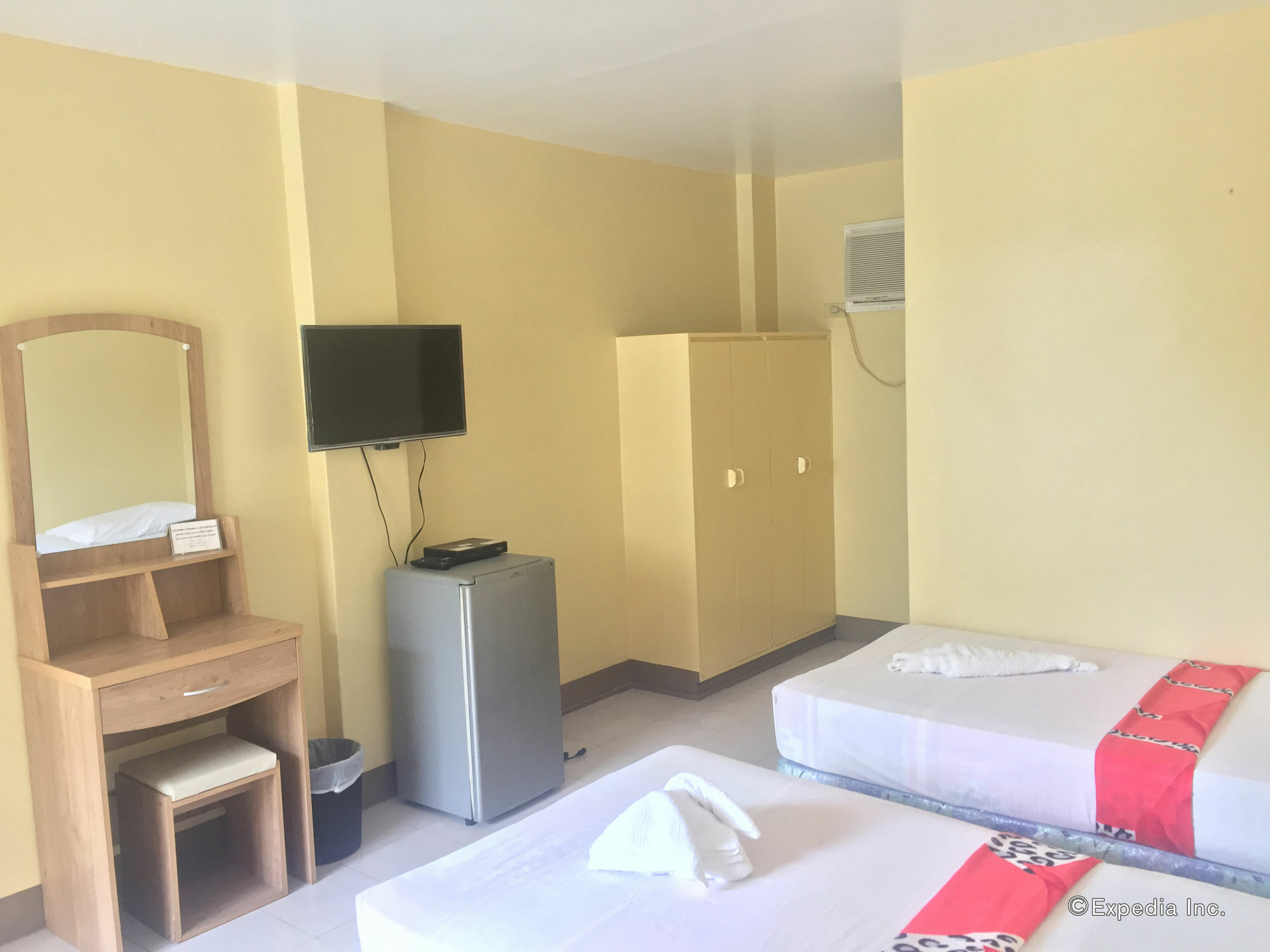 Richdel Hotel Resort 麦克坦 外观 照片