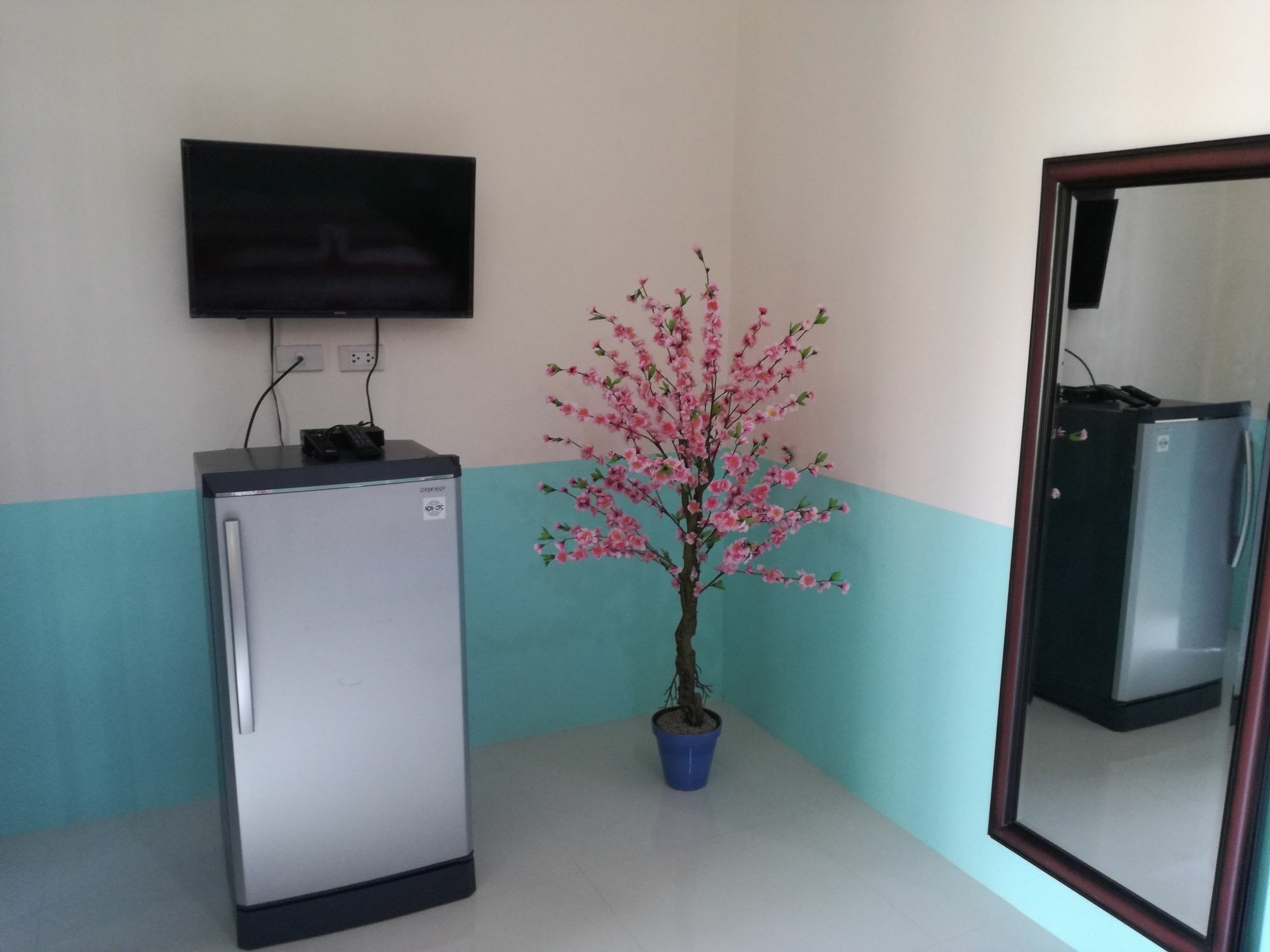 Richdel Hotel Resort 麦克坦 外观 照片